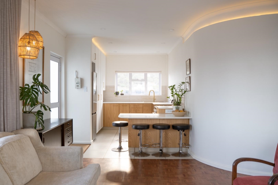 To Let 2 Bedroom Property for Rent in Muizenberg Western Cape